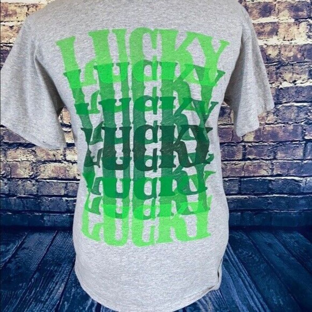 Lucky Saint Patrick’s day Gray T-Shirt Size M
